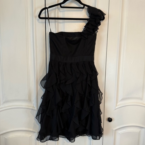 WHBM One-Shoulder Ruffle Little Black Dress size 2 Going out Cocktail Holiday - Picture 5 of 6